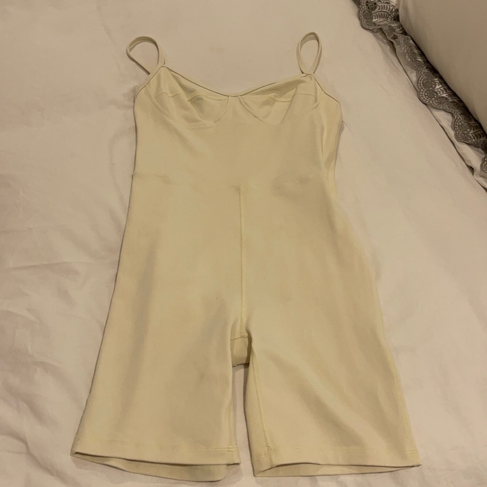 Aritzia jumpsuit size small
